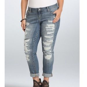 Torrid Premium Boyfriend LtWash Ripped Jean Sz 12